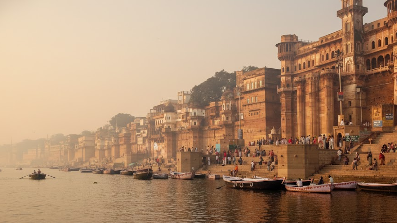 Prayagraj tour package - Triveni Sangam visit with Vinayak Tour & Travels